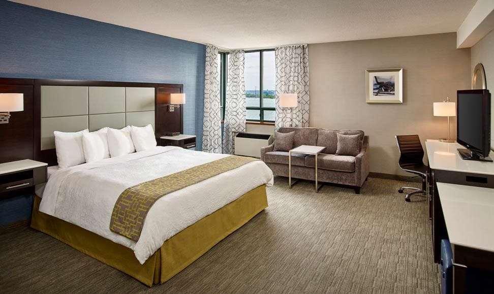 Waterfront Hotel Downtown Burlington Habitación foto